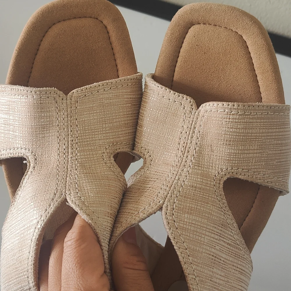 Clarks Women's Kyarra Aster Cutout Wedge Sandals